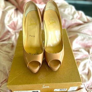 Christian Louboutin Platform Pump in Beige Size 38.5 8.5 used